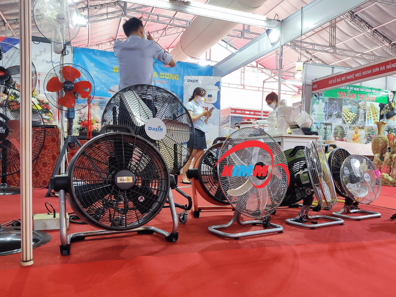 Quạt sàn Dasin công suất nhỏ